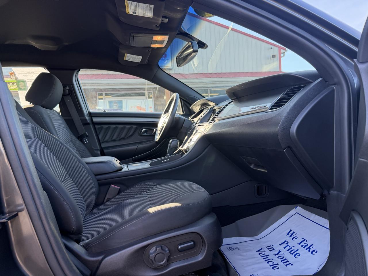 Ford Taurus 4dr Sdn SEL FWD 2015