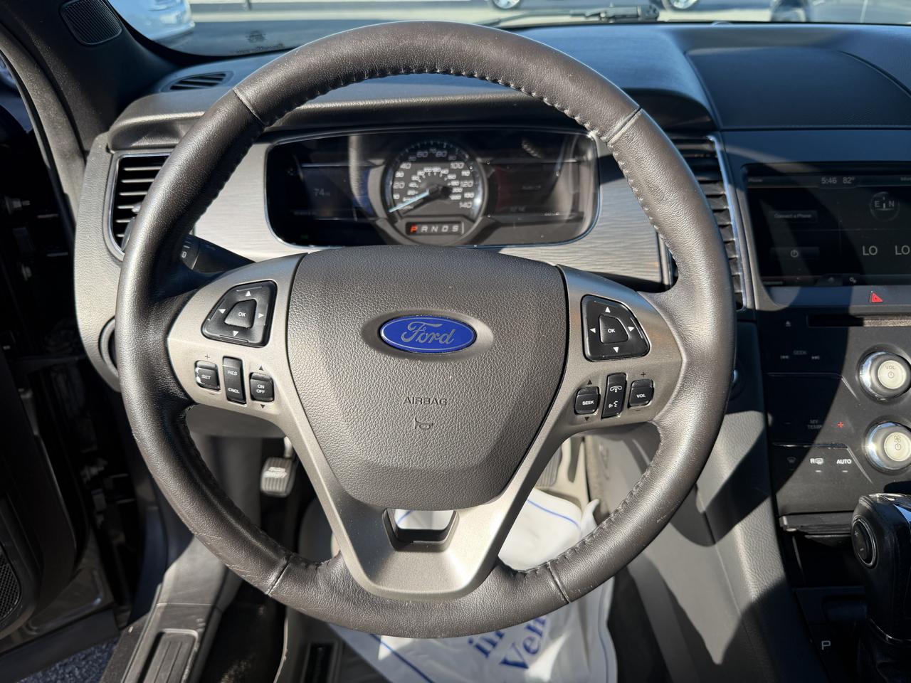 Ford Taurus 4dr Sdn SEL FWD 2015