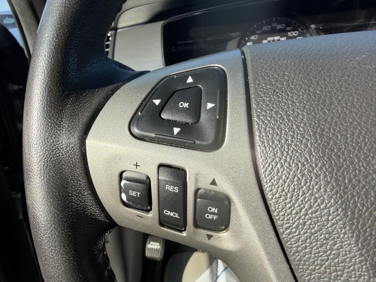 Ford Taurus 4dr Sdn SEL FWD 2015