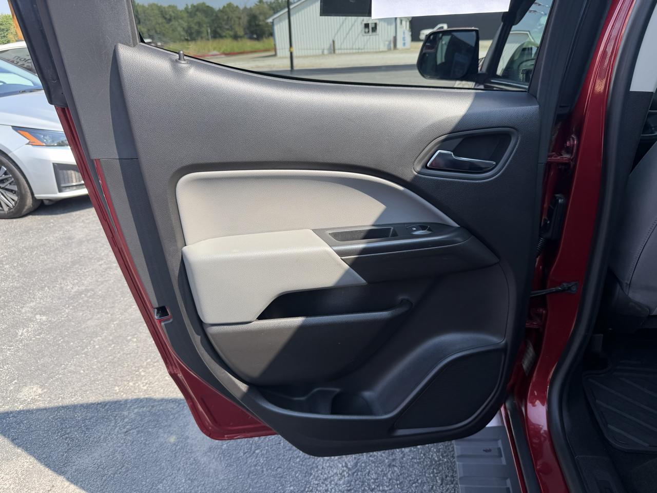 Chevrolet Colorado photo 16