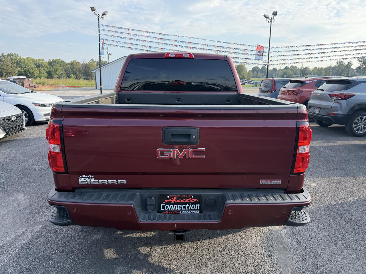 GMC Sierra 1500 4WD Crew Cab 143.5" SLT 2015