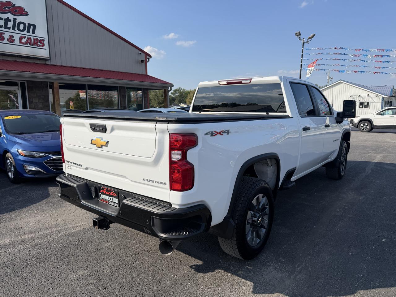 Chevrolet Silverado HD photo 4