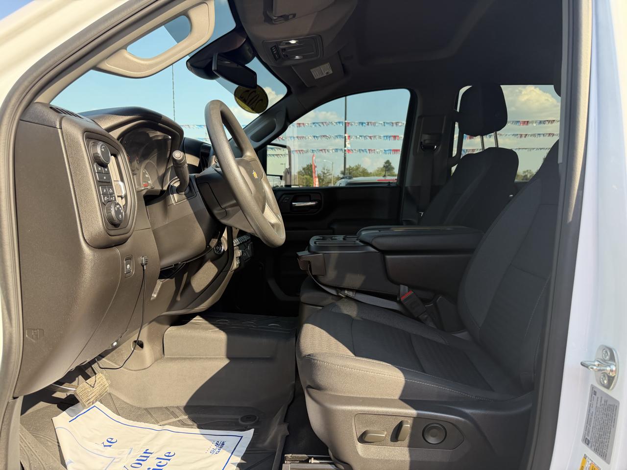 Chevrolet Silverado HD photo 16