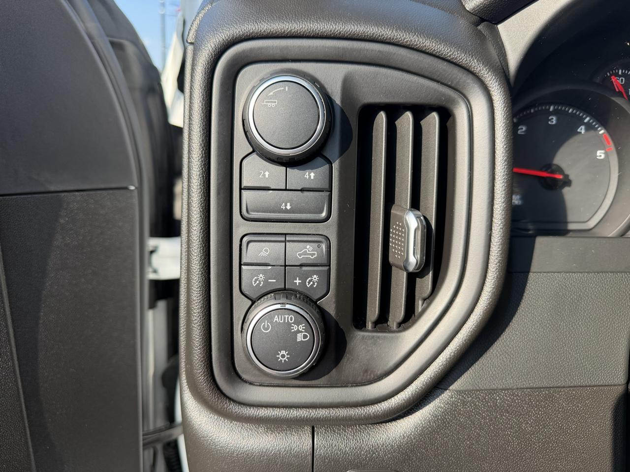 Chevrolet Silverado HD photo 27
