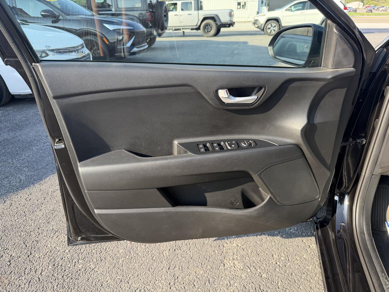 Kia Rio LX IVT 2021