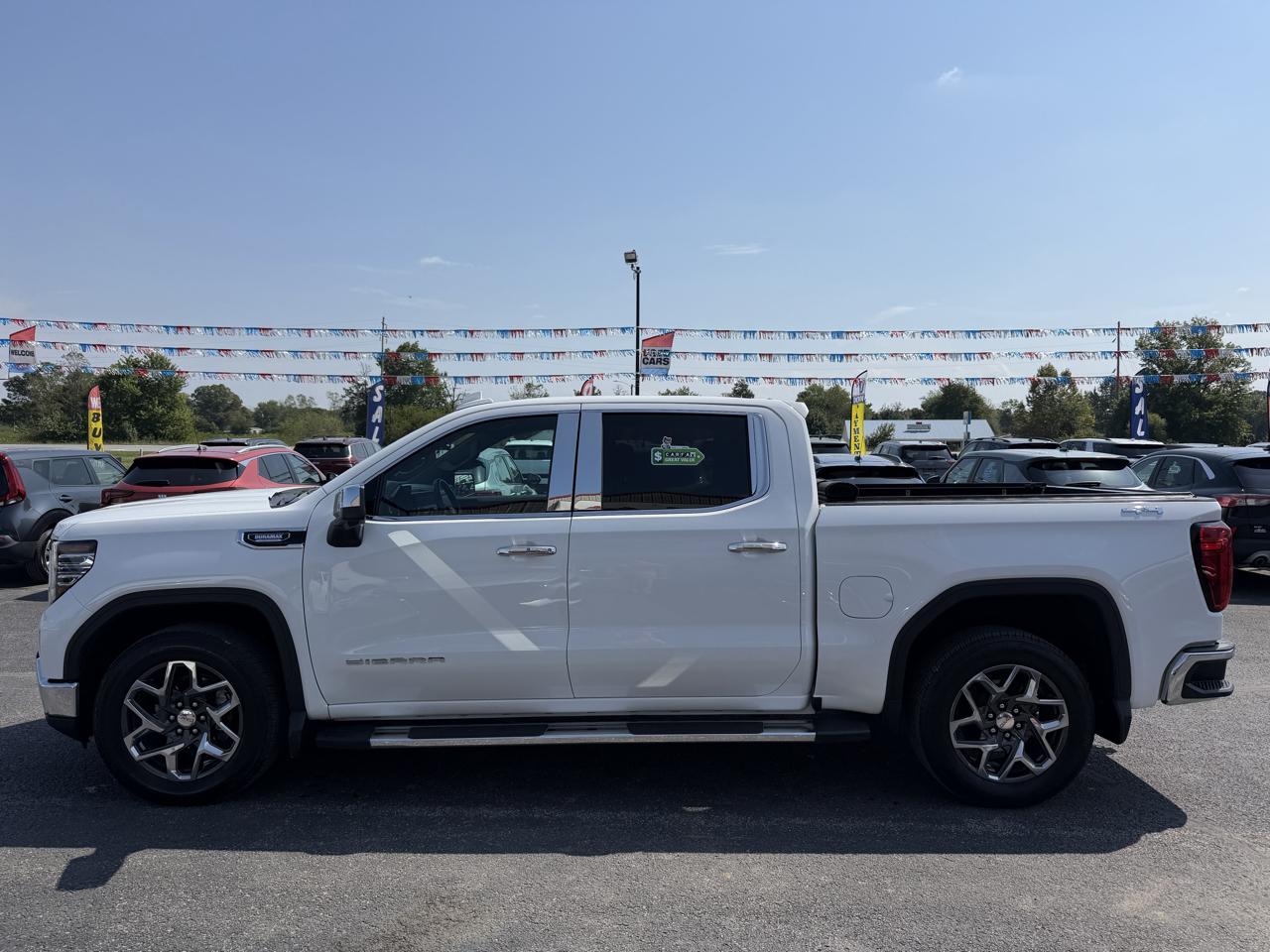 GMC Sierra 1500 4WD Crew Cab 147" SLT 2024