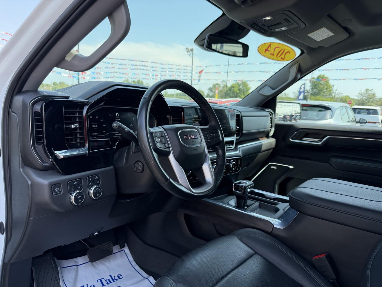 GMC Sierra 1500 4WD Crew Cab 147" SLT 2024