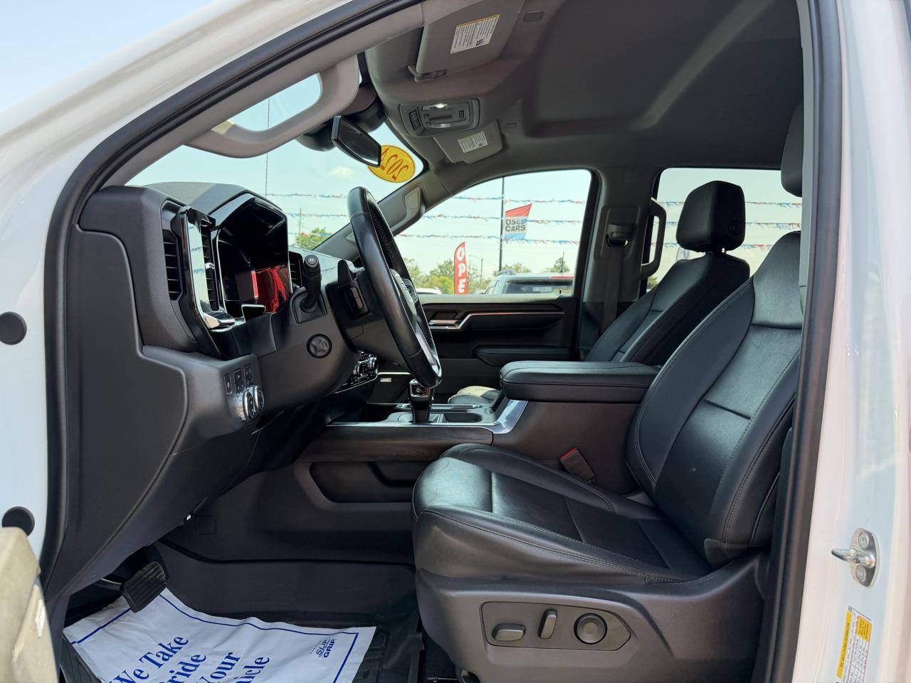 GMC Sierra 1500 4WD Crew Cab 147" SLT 2024