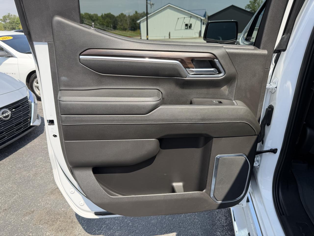 GMC Sierra 1500 4WD Crew Cab 147" SLT 2024