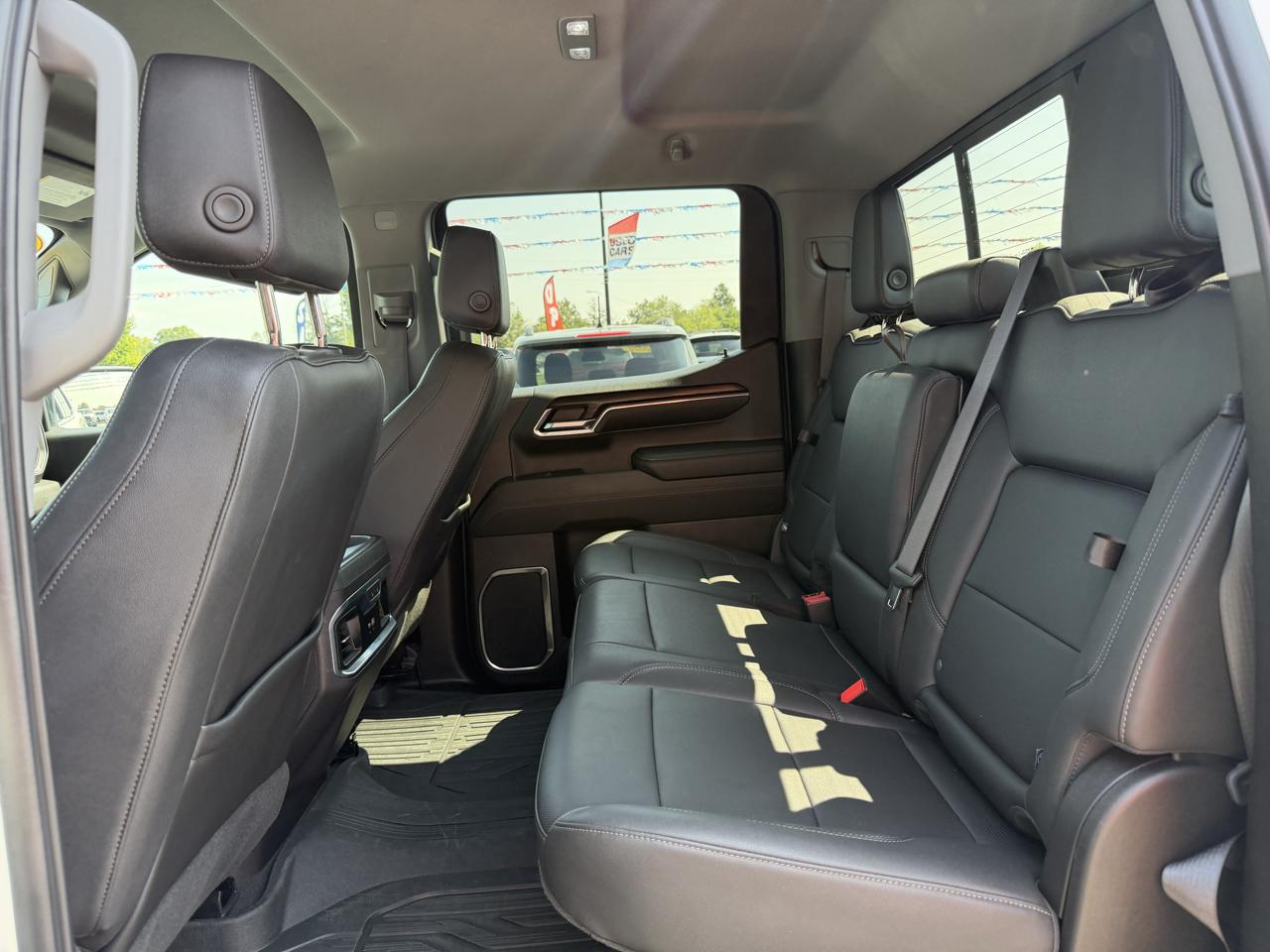 GMC Sierra 1500 4WD Crew Cab 147" SLT 2024