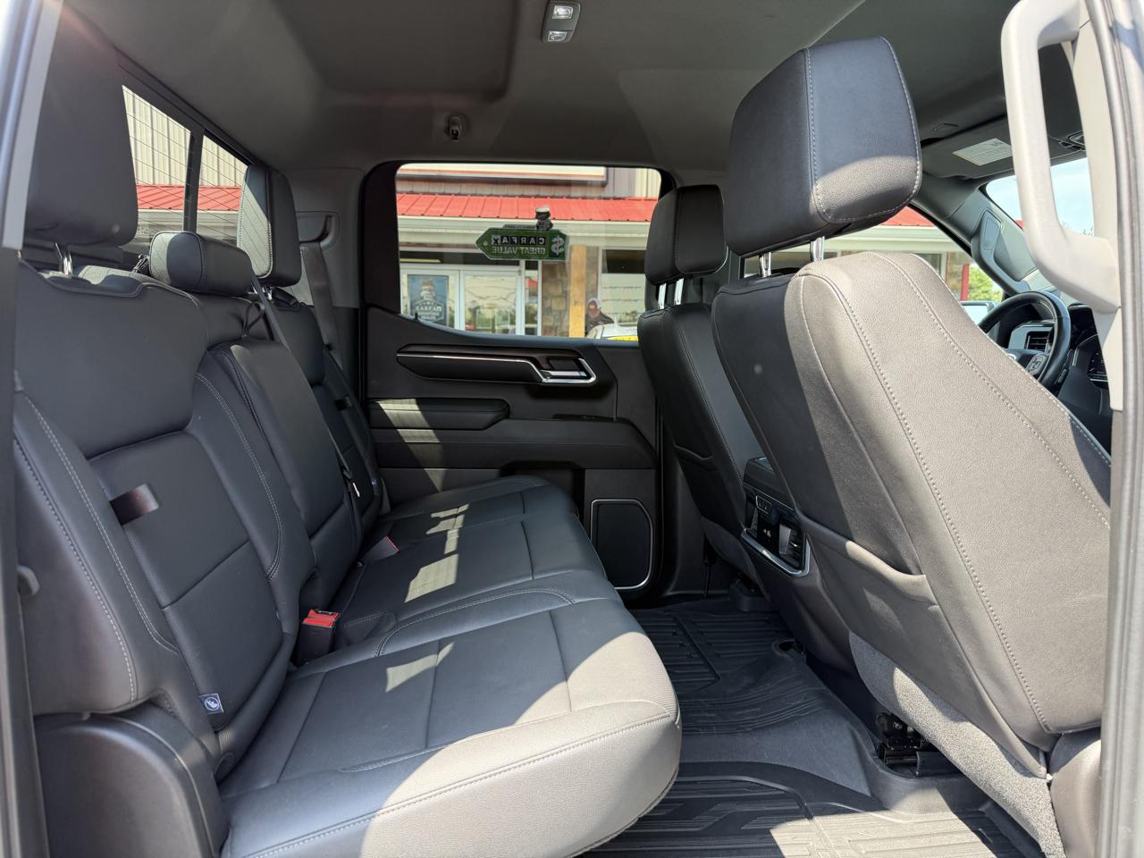 GMC Sierra 1500 4WD Crew Cab 147" SLT 2024