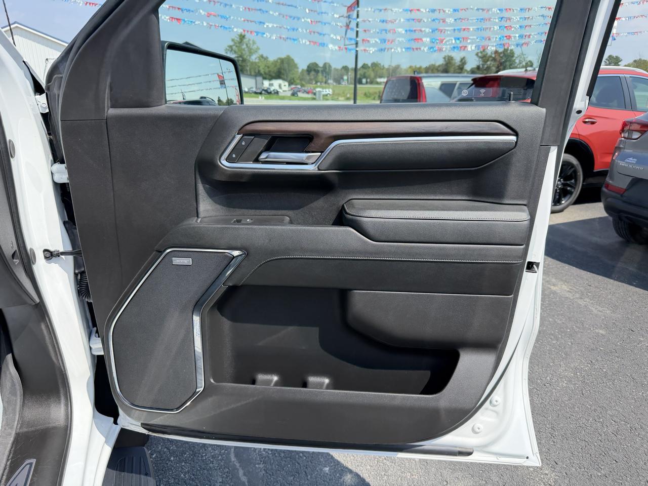 GMC Sierra 1500 4WD Crew Cab 147" SLT 2024