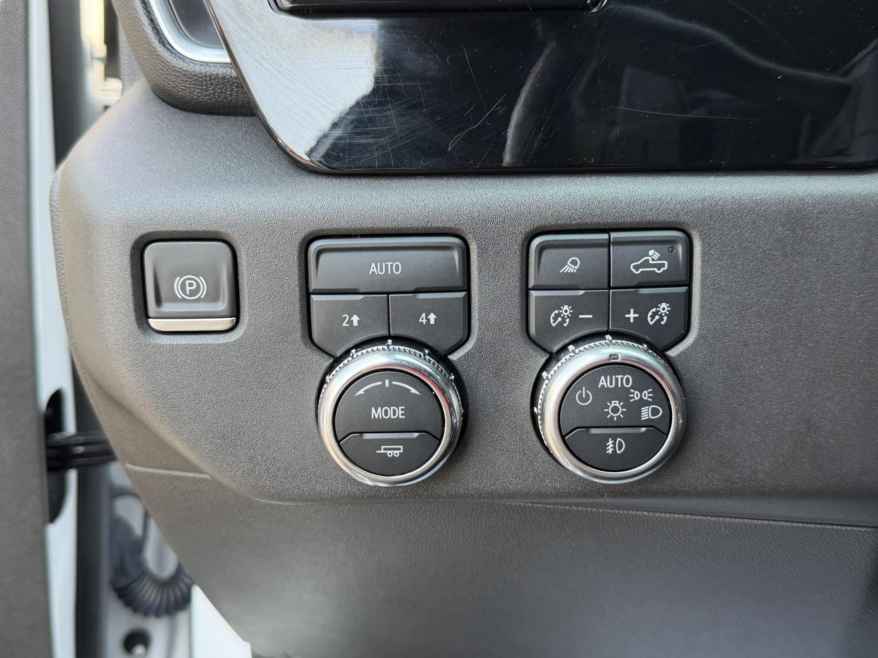 GMC Sierra 1500 4WD Crew Cab 147" SLT 2024