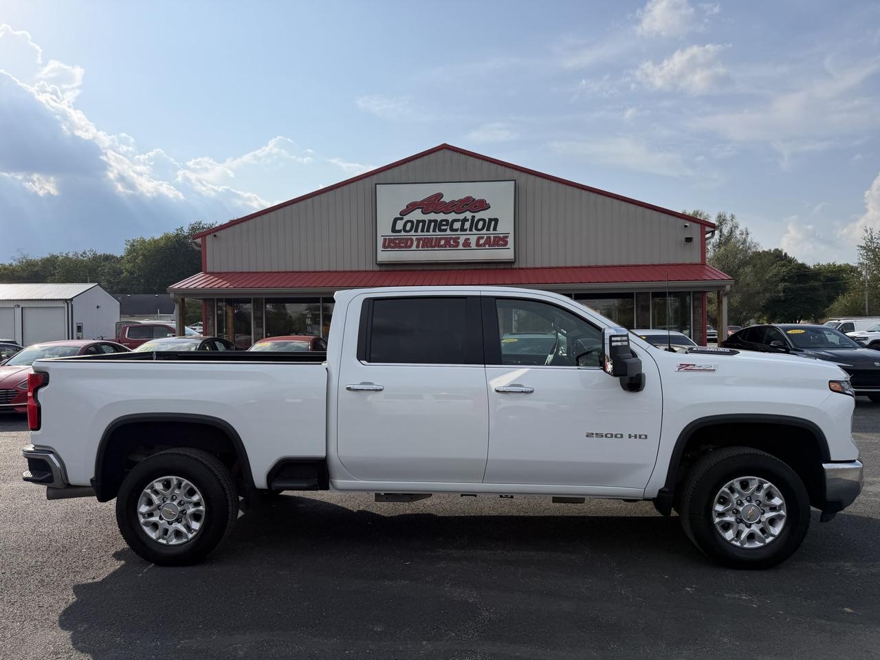 Chevrolet Silverado HD photo 3