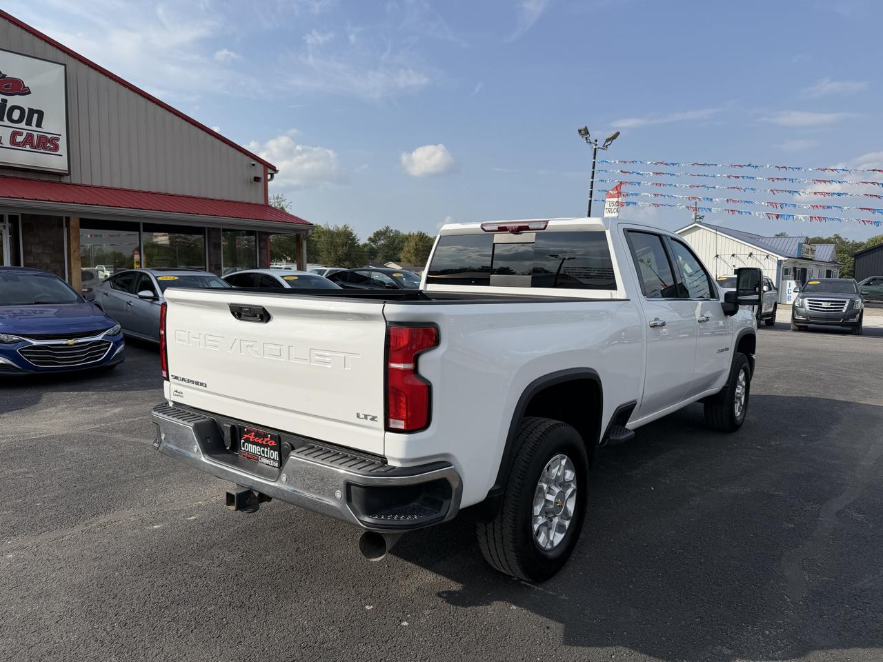 Chevrolet Silverado HD photo 4