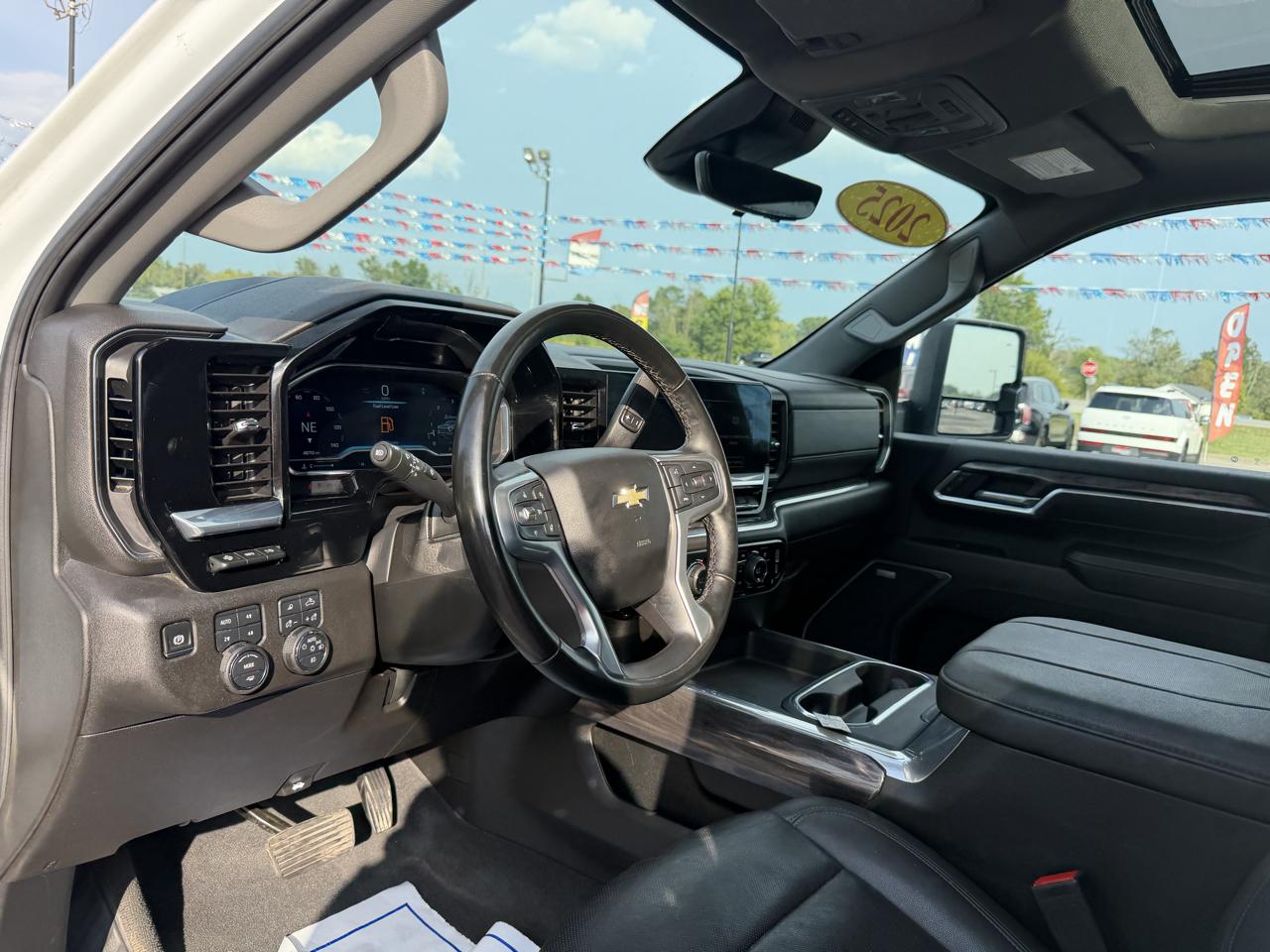Chevrolet Silverado HD photo 13