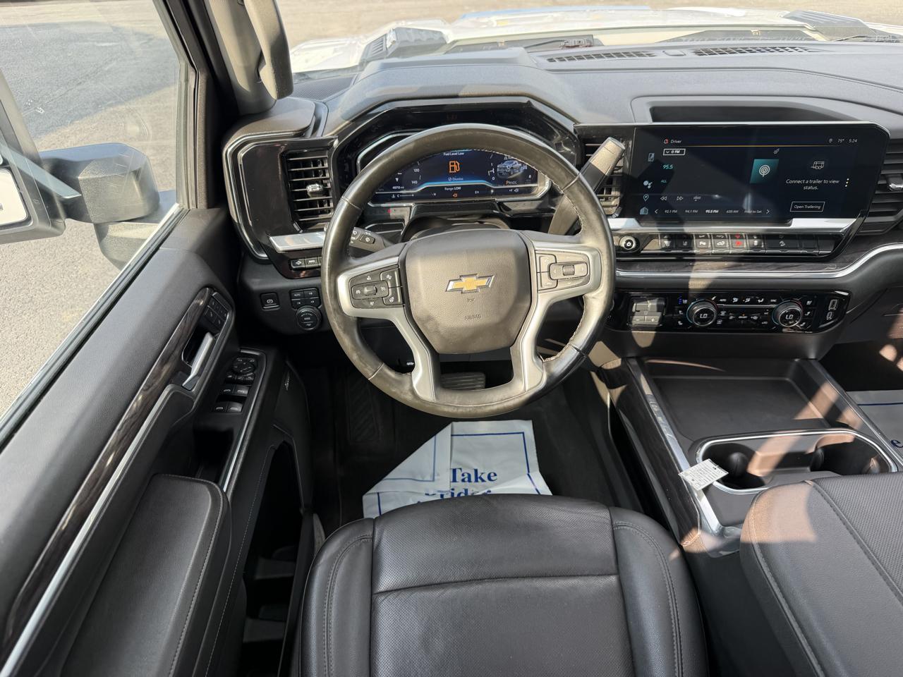 Chevrolet Silverado HD photo 16