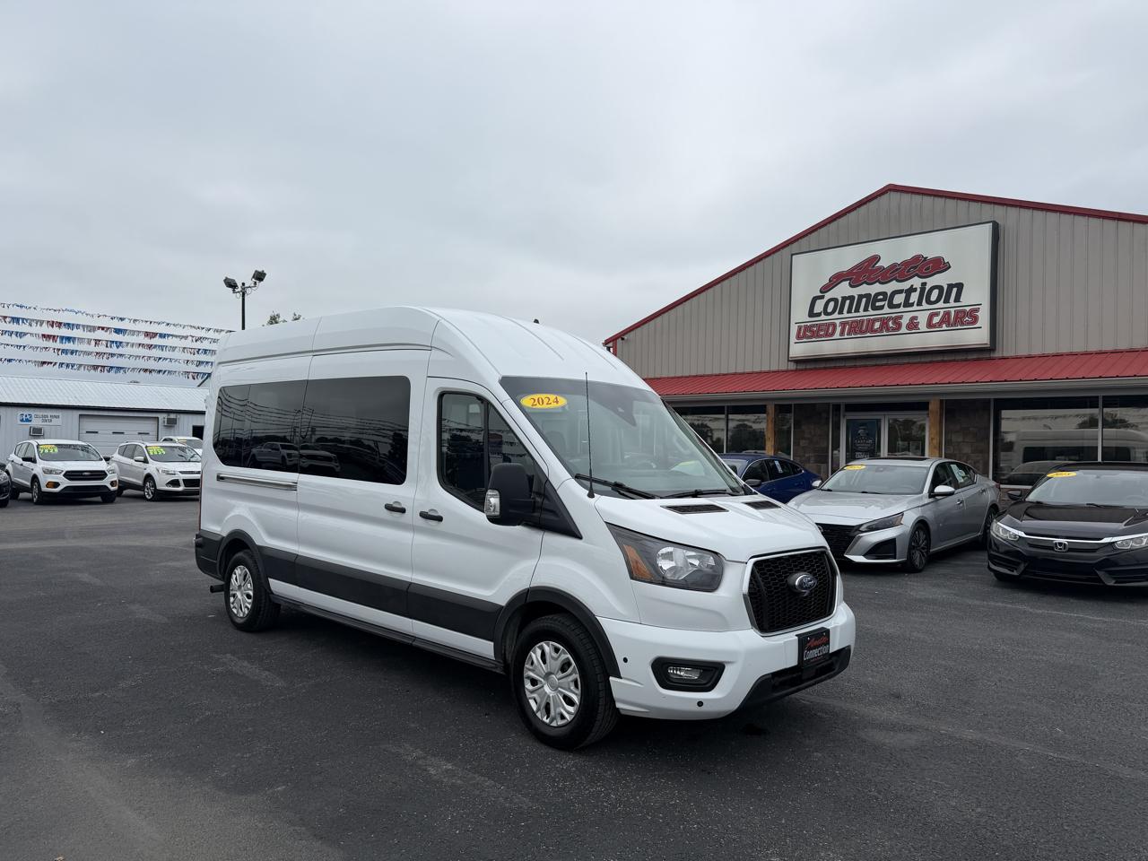 2024 Ford Transit Passenger Wagon T-350 148" High Roof XLT RWD