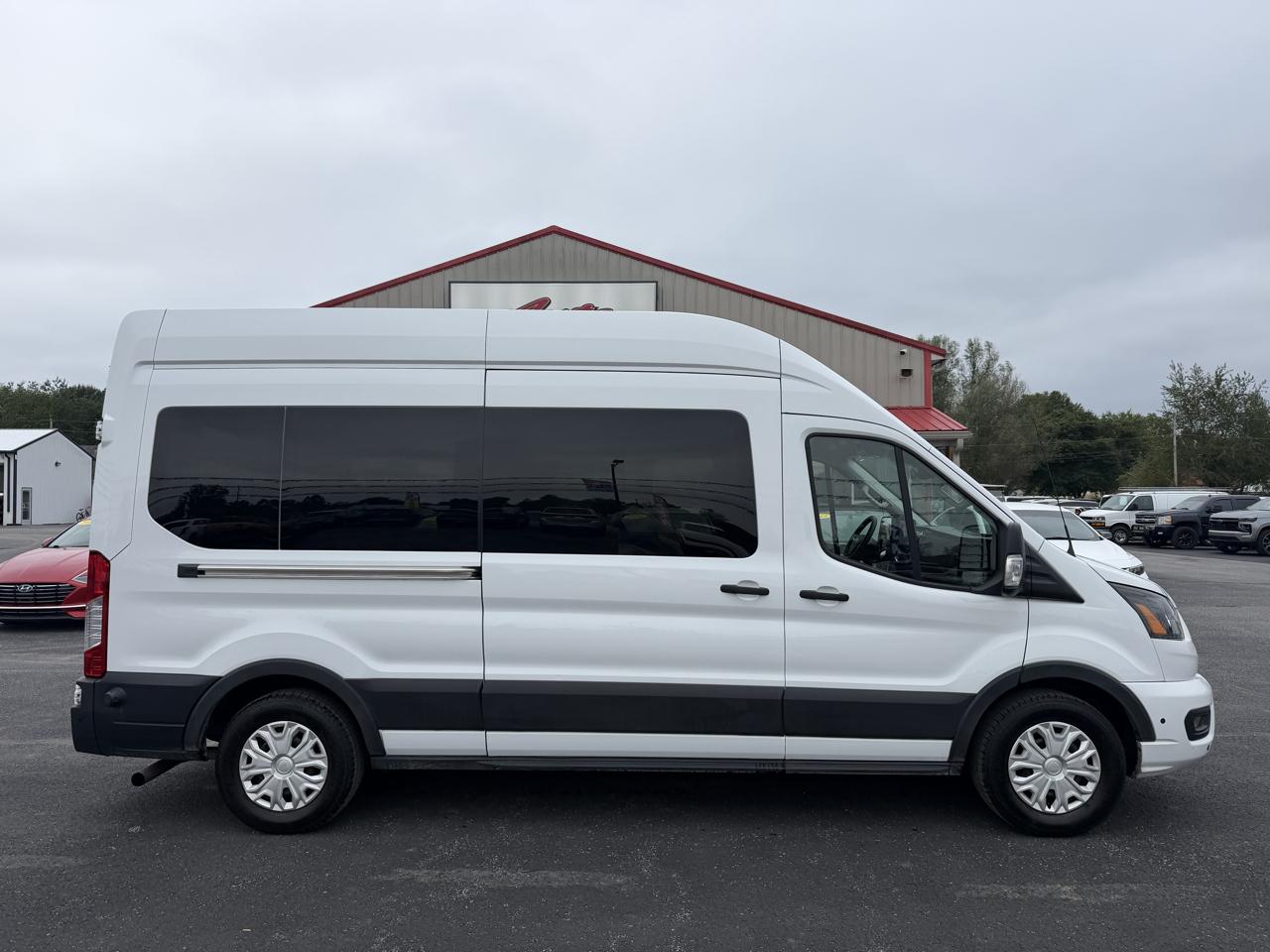 Ford Transit Passenger Wagon T-350 148" High Roof XLT RWD 2024