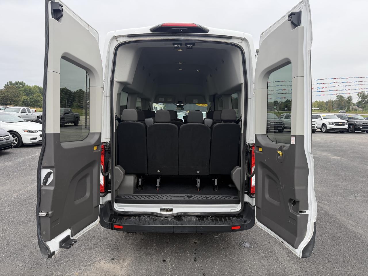 Ford Transit Passenger Wagon T-350 148" High Roof XLT RWD 2024