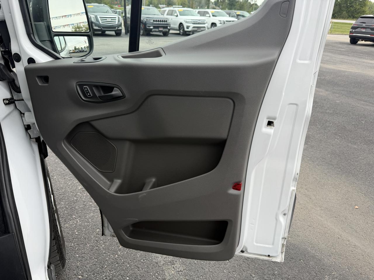 Ford Transit Passenger Wagon T-350 148" High Roof XLT RWD 2024