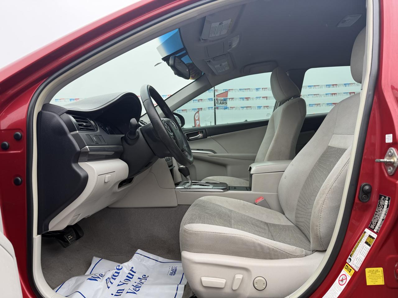 Toyota Camry Hybrid 4dr Sdn XLE (Natl) 2013