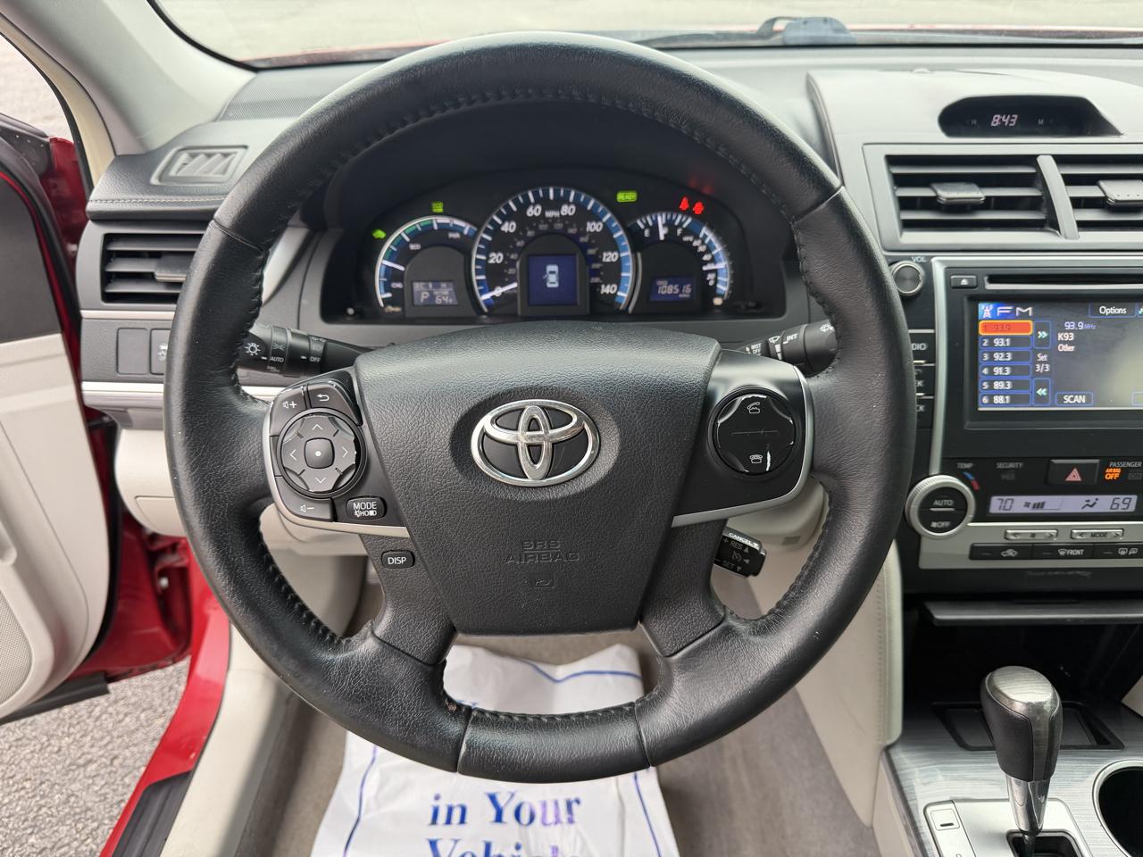 Toyota Camry Hybrid 4dr Sdn XLE (Natl) 2013