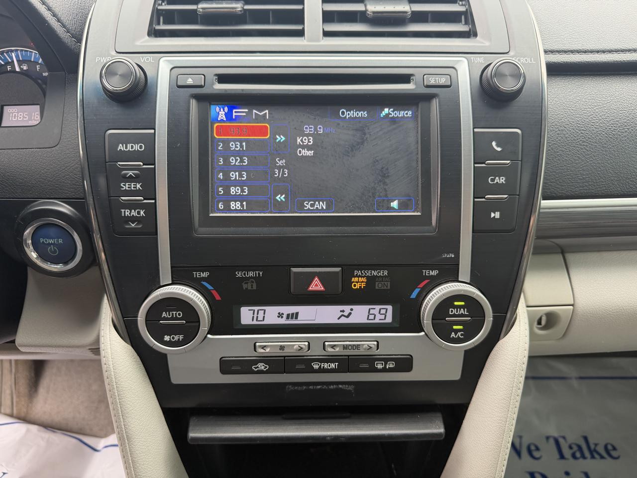 Toyota Camry Hybrid 4dr Sdn XLE (Natl) 2013