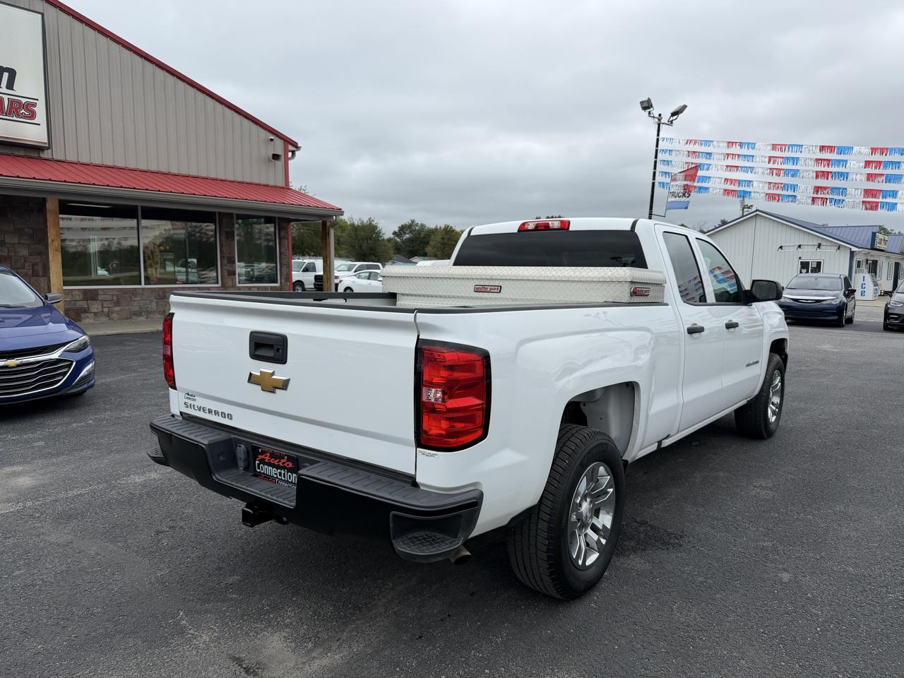 Chevrolet Silverado photo 4