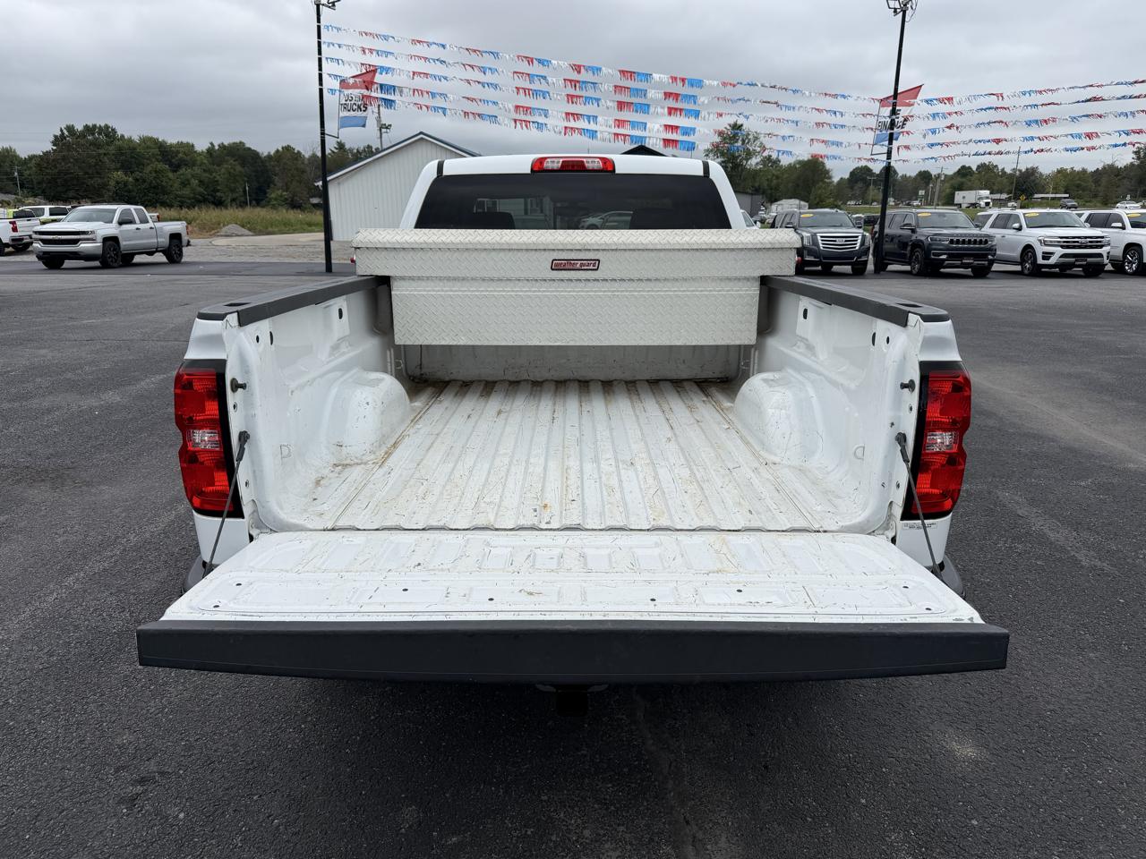 Chevrolet Silverado photo 6