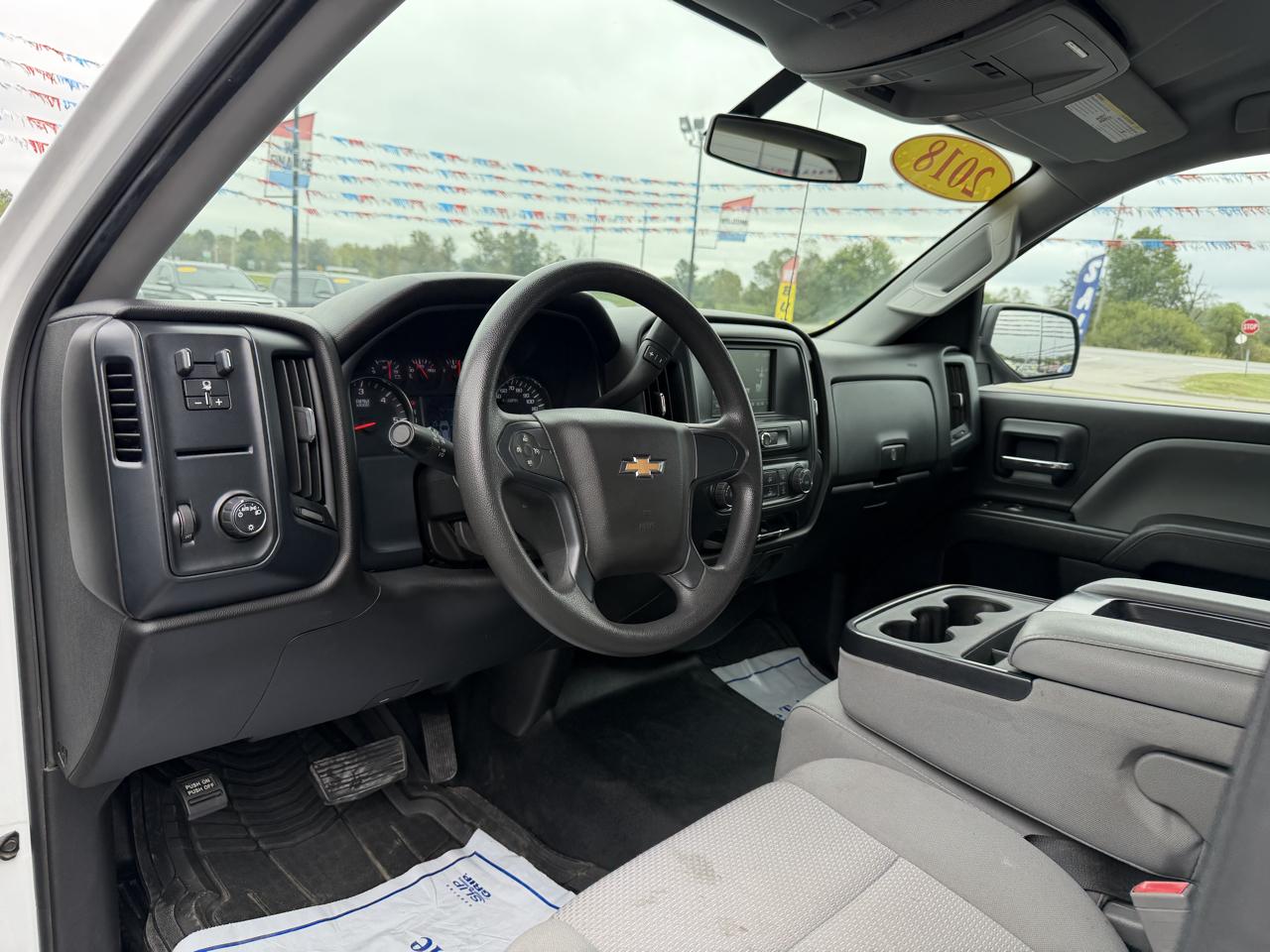 Chevrolet Silverado photo 13