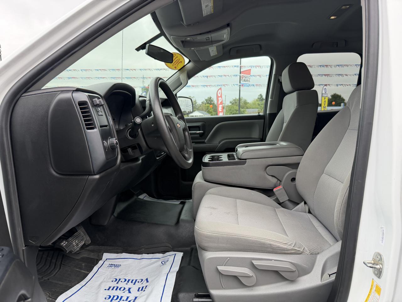 Chevrolet Silverado photo 14