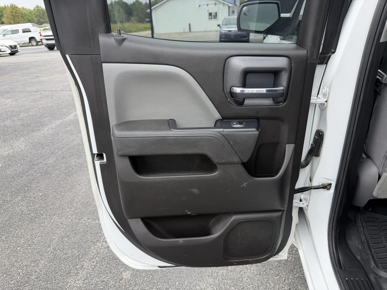 Chevrolet Silverado photo 16