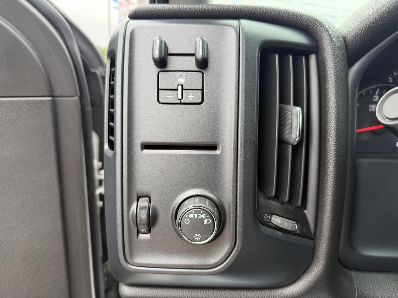 Chevrolet Silverado photo 27