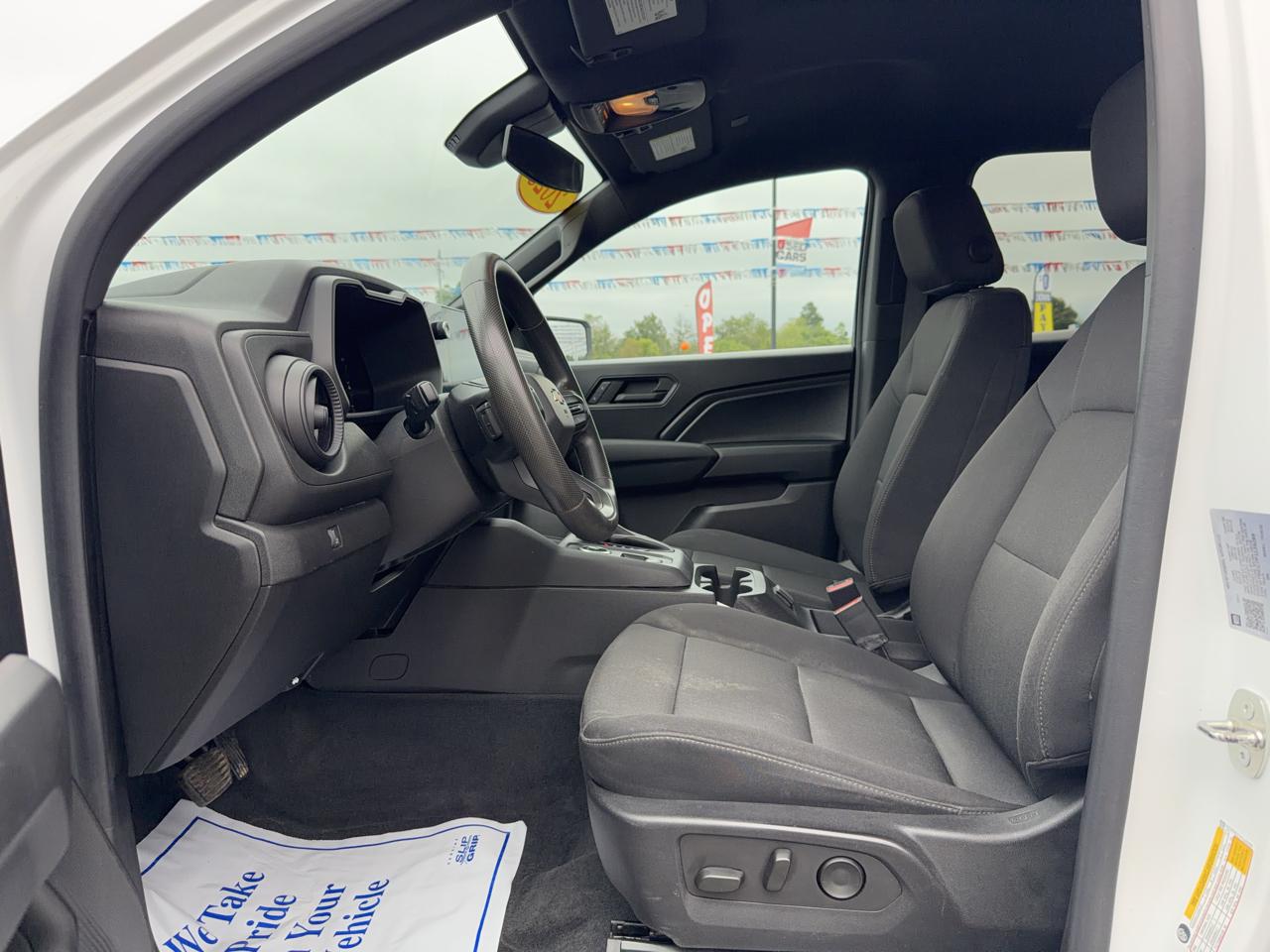 Chevrolet Colorado photo 14