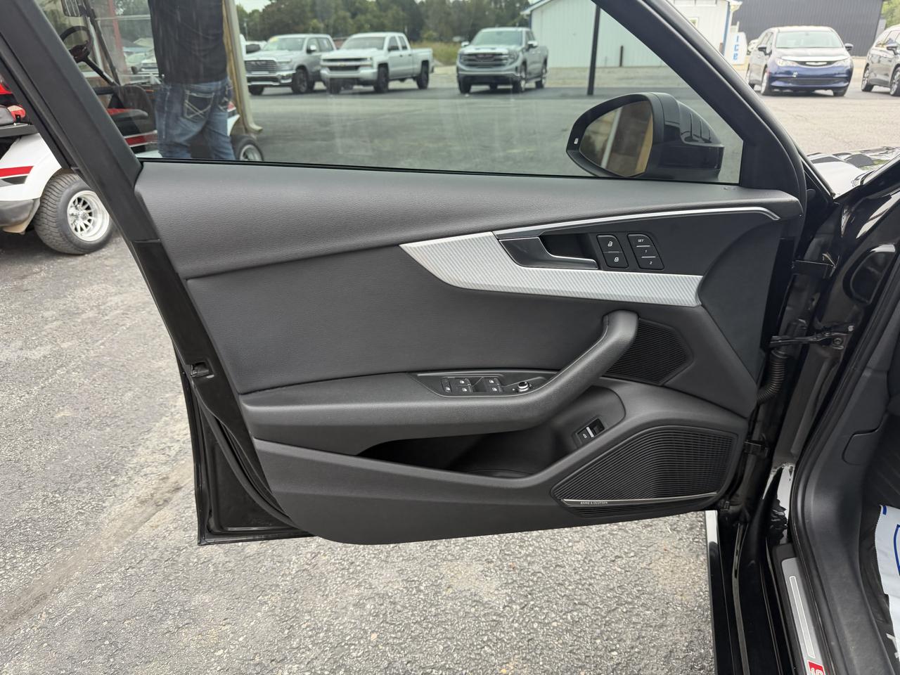 Audi A4 photo 11