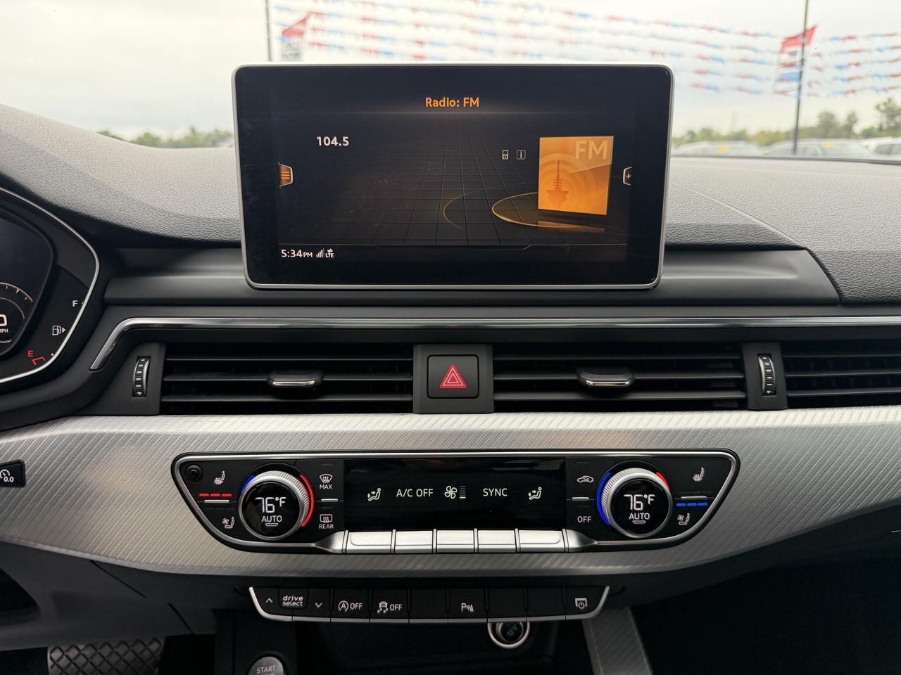 Audi A4 photo 28