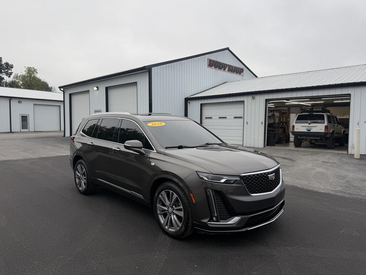 Cadillac XT6 photo 2