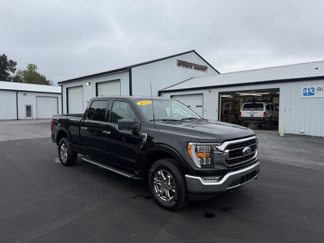 2023 Ford F-150 4WD SuperCrew 145" XLT