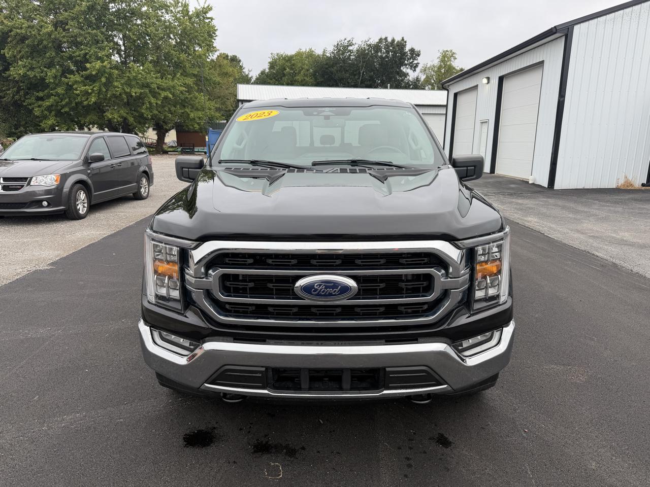 Ford F-150 4WD SuperCrew 145" XLT 2023