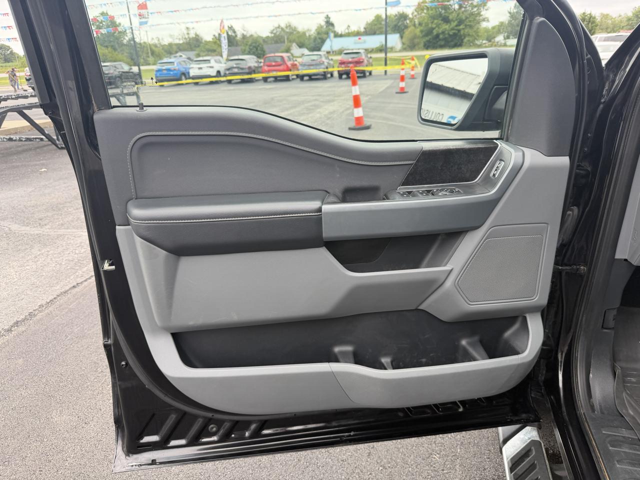 Ford F-150 4WD SuperCrew 145" XLT 2023