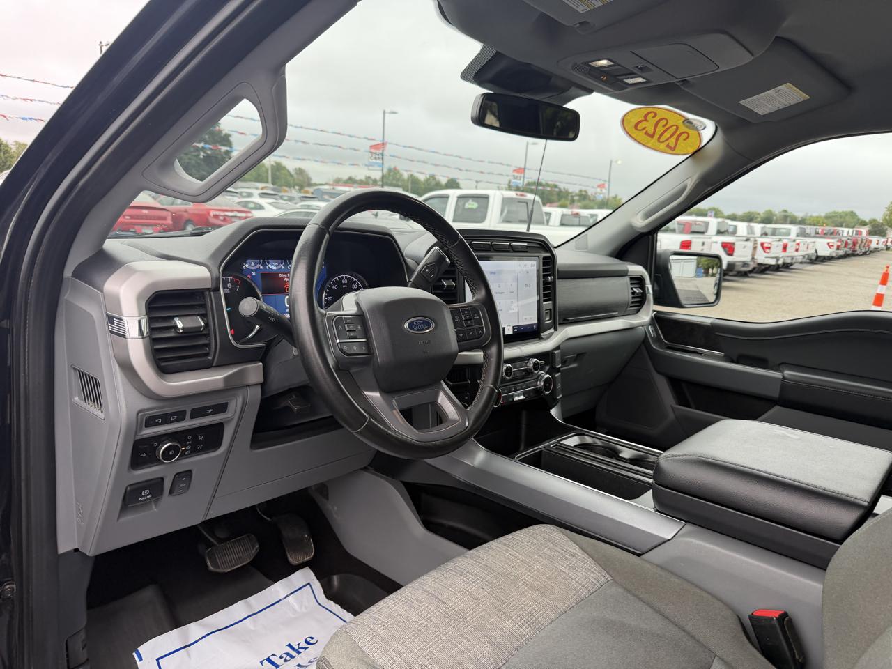 Ford F-150 4WD SuperCrew 145" XLT 2023