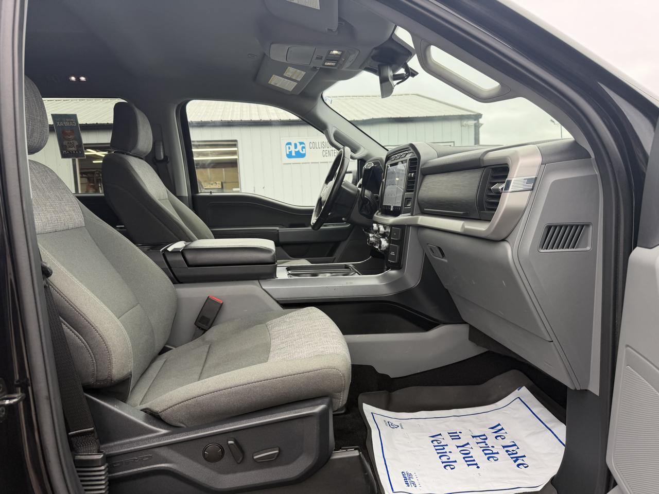 Ford F-150 4WD SuperCrew 145" XLT 2023