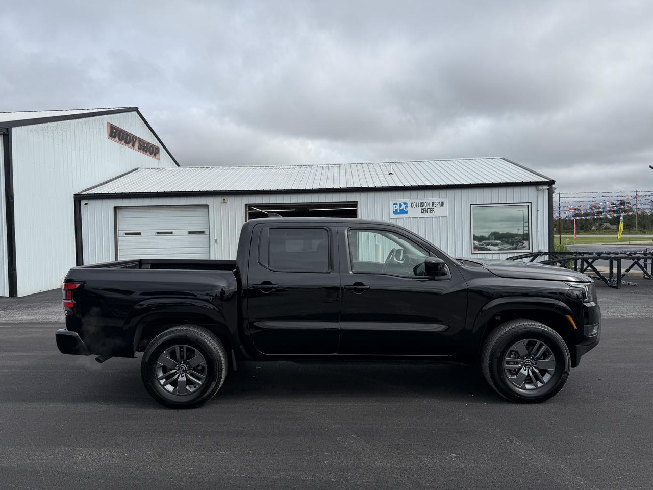 Nissan Frontier Crew Cab 4x4 SV 2026