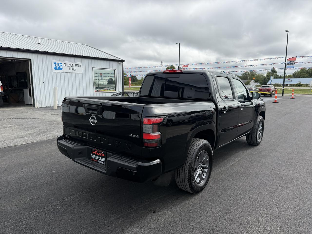 Nissan Frontier Crew Cab 4x4 SV 2026