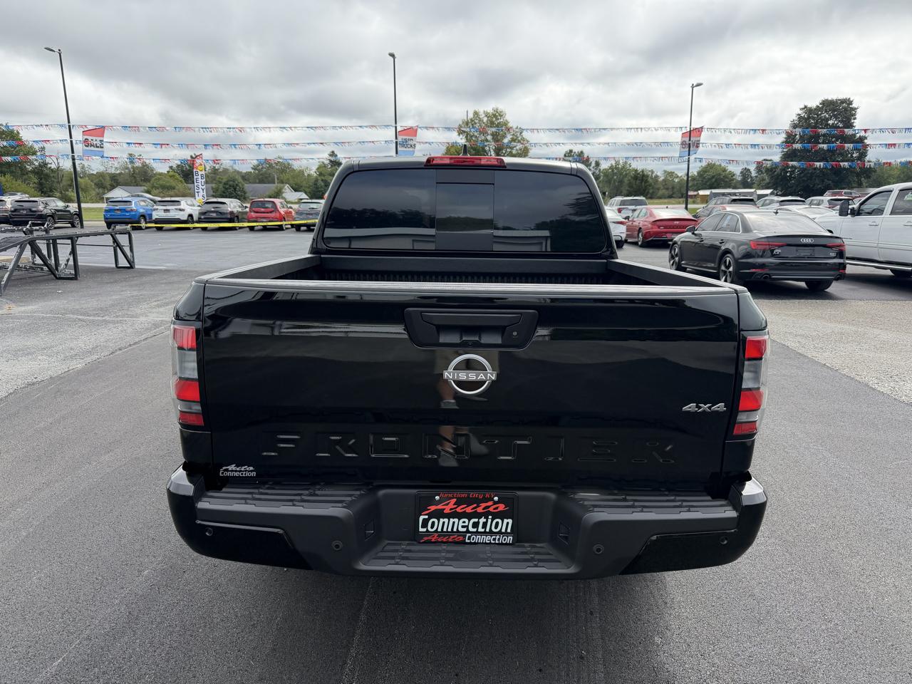 Nissan Frontier Crew Cab 4x4 SV 2026