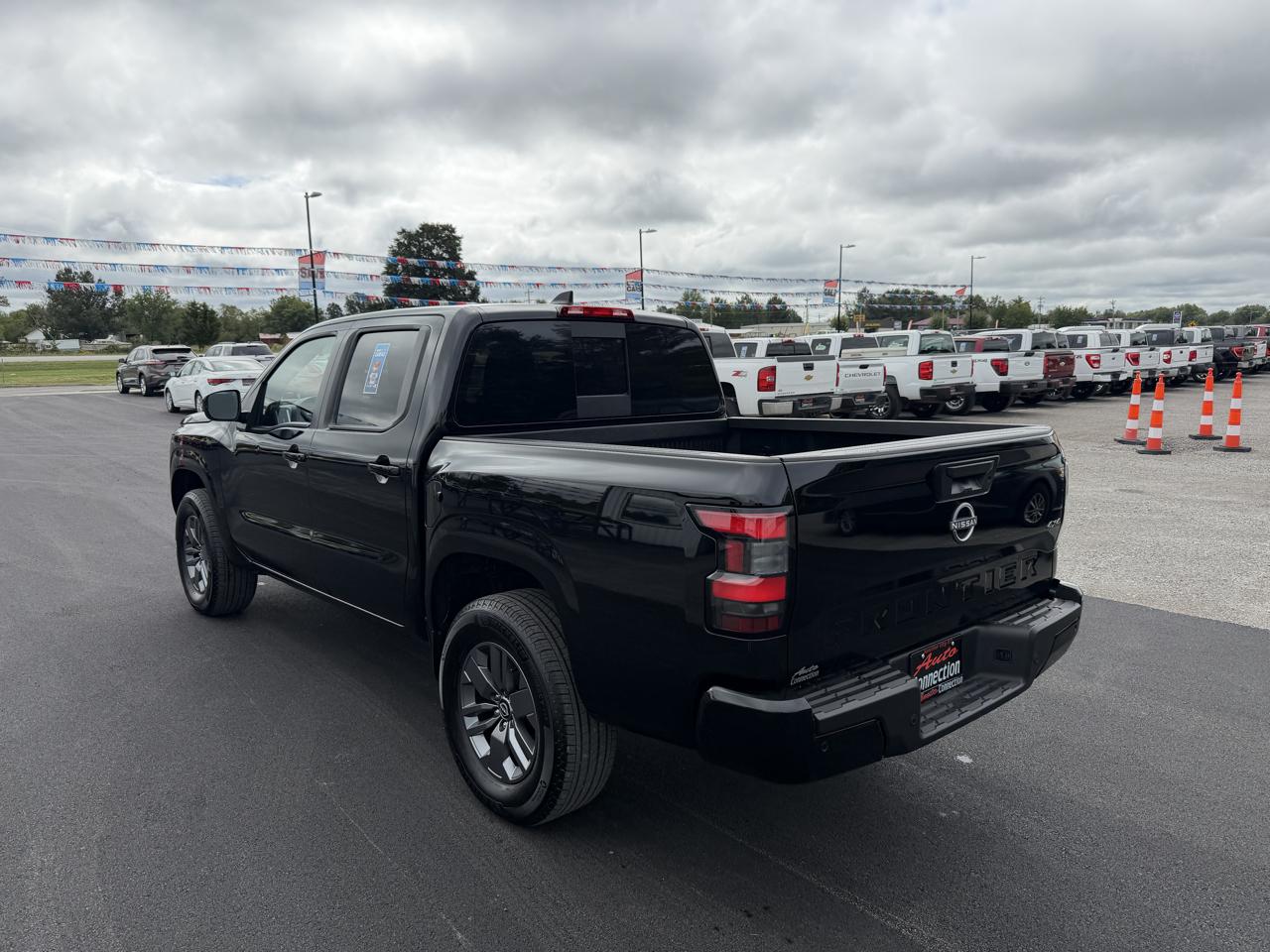 Nissan Frontier Crew Cab 4x4 SV 2026