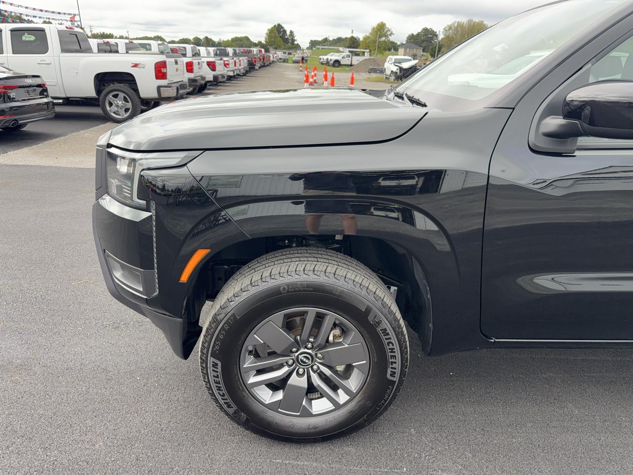 Nissan Frontier Crew Cab 4x4 SV 2026