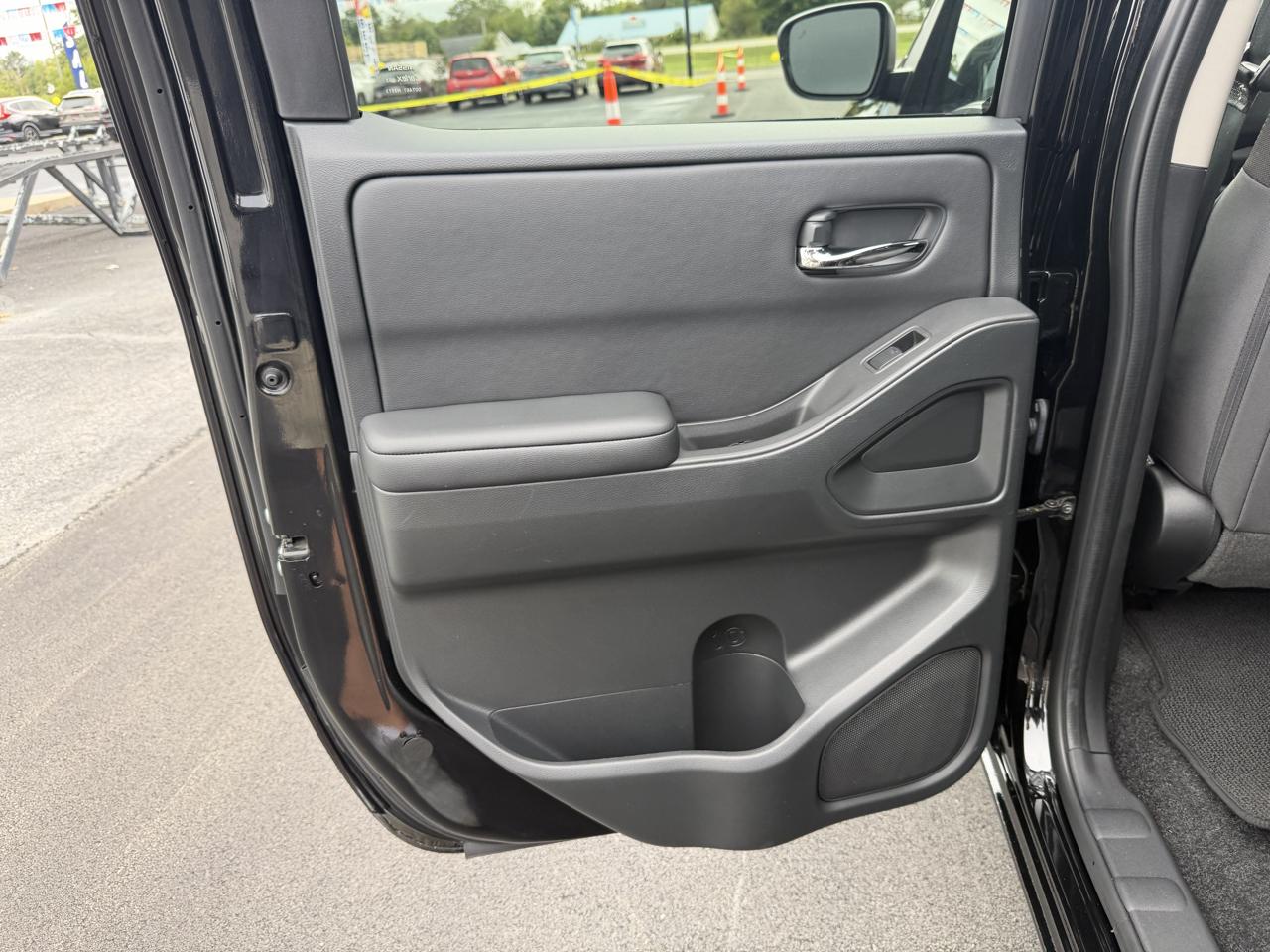 Nissan Frontier Crew Cab 4x4 SV 2026
