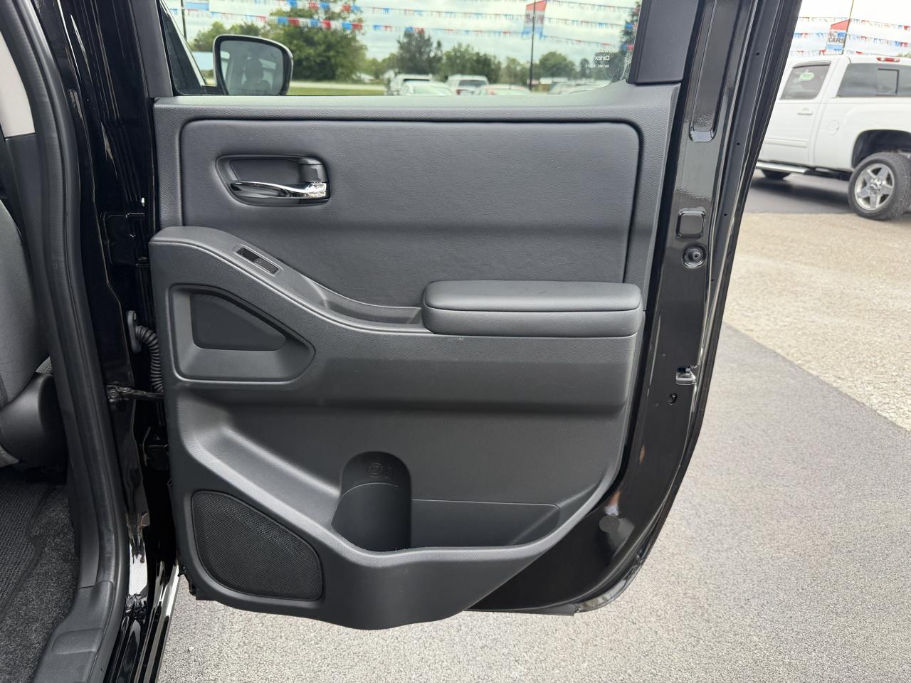 Nissan Frontier Crew Cab 4x4 SV 2026